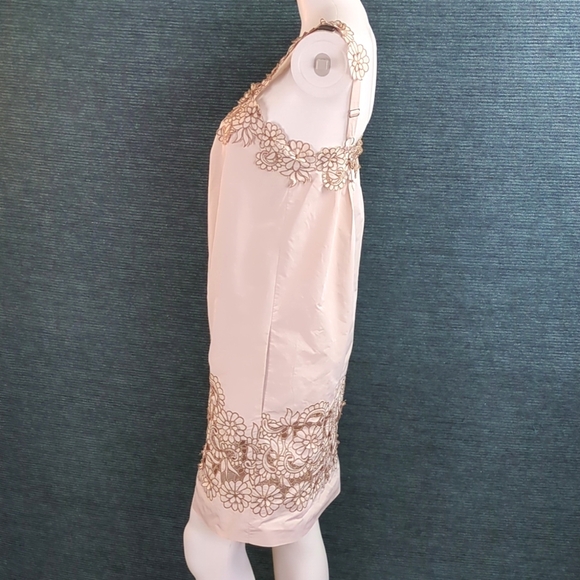 BCBGMaxAzria Cute Flowery Summer Dress! - Picture 6 of 16